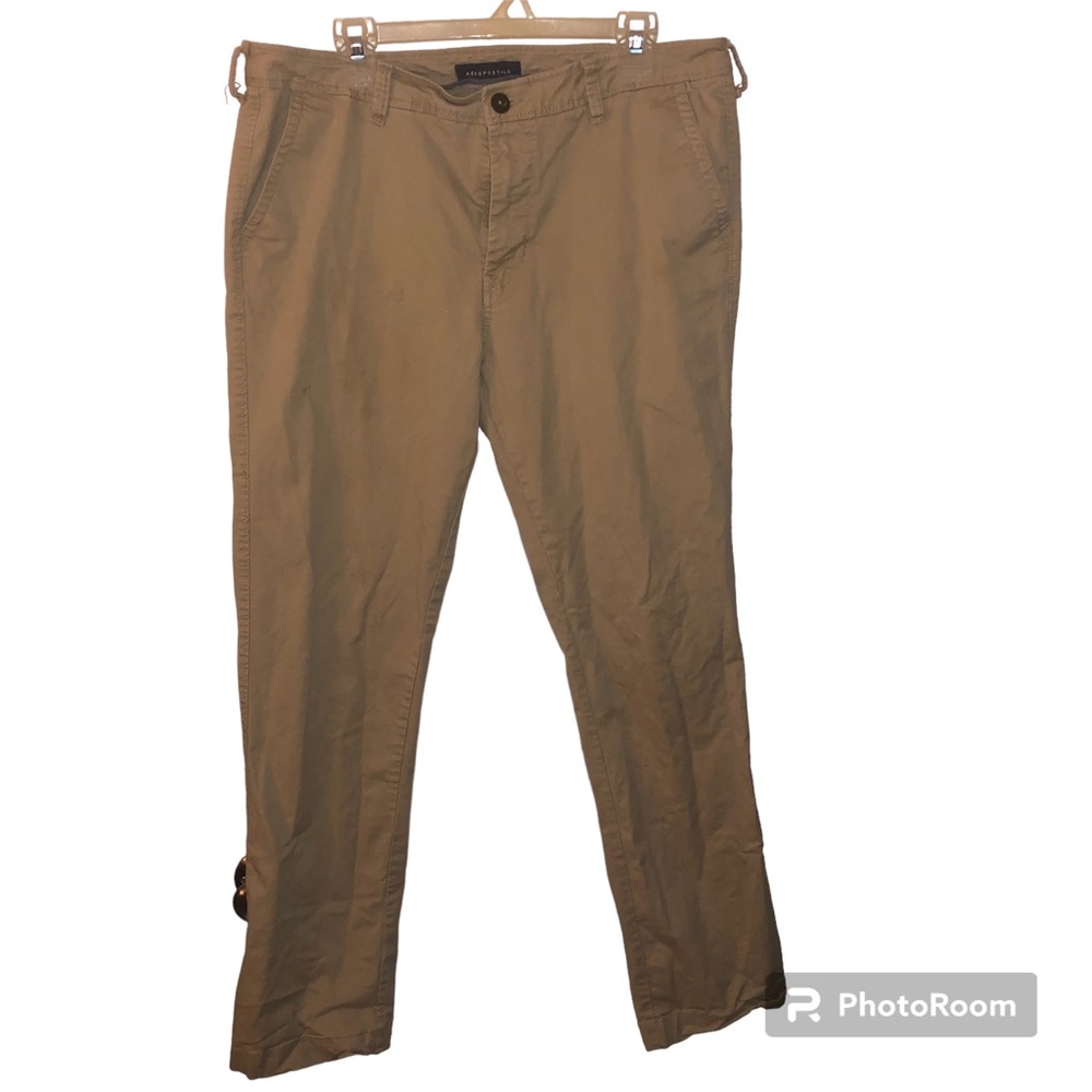 Aeropostale 36/32 Slim Straight Khakis